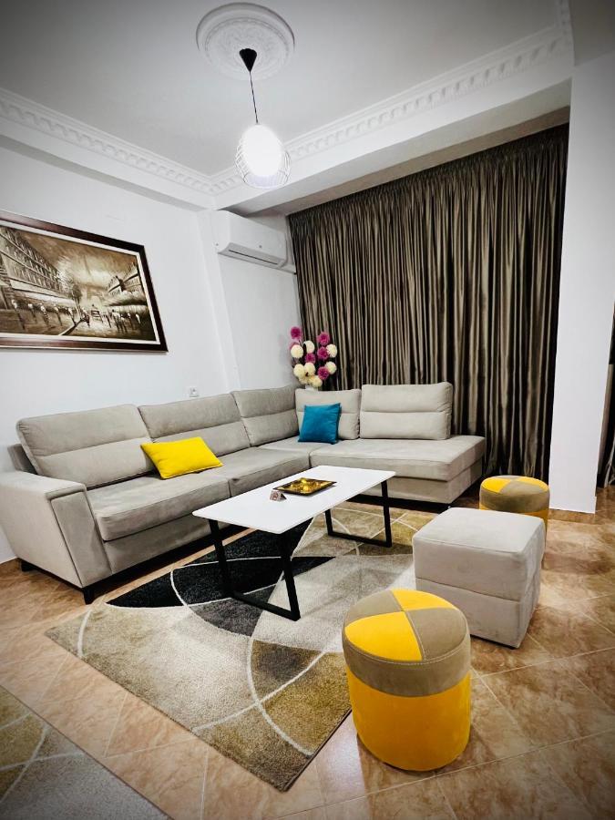 Daily Rent Apartment City Center Elbasan 6 Exterior photo